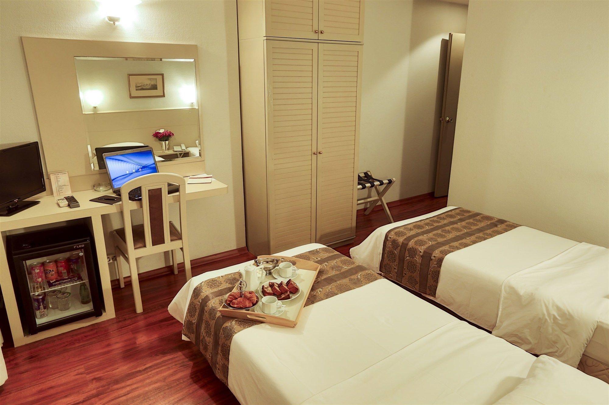 Hotel Burckin Park 3*